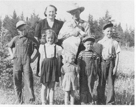 gustafson hazel arvid 1949 aldor gary holding baby